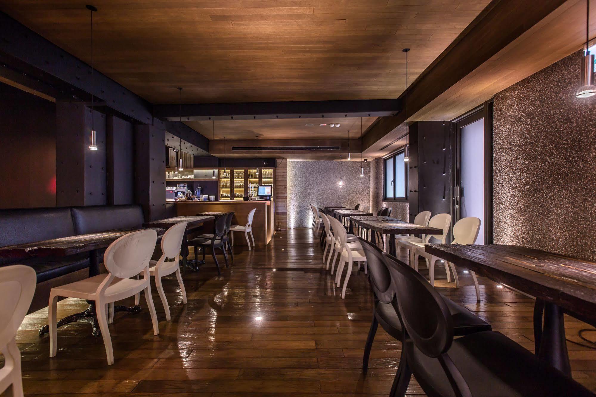 Inhouse Boutique Hotel Taipei Exterior photo